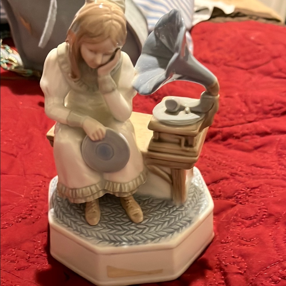 Otagiri Handmade Porcelain Figurine with Gramophone Music